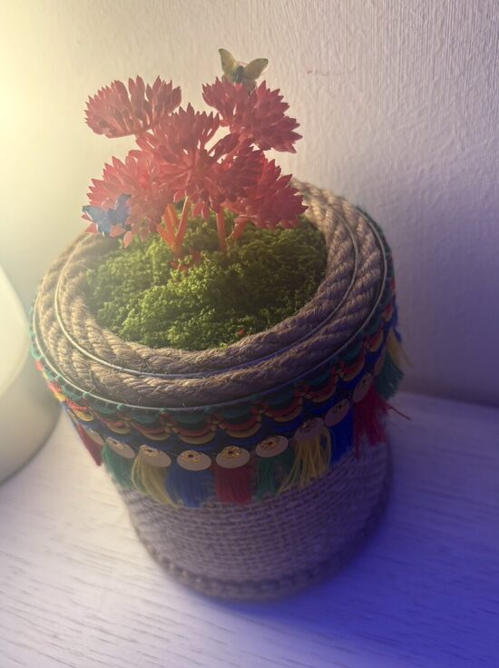 HAND MADE - Vaso per pianta (finta) compreso di scrigno porta oggetti.